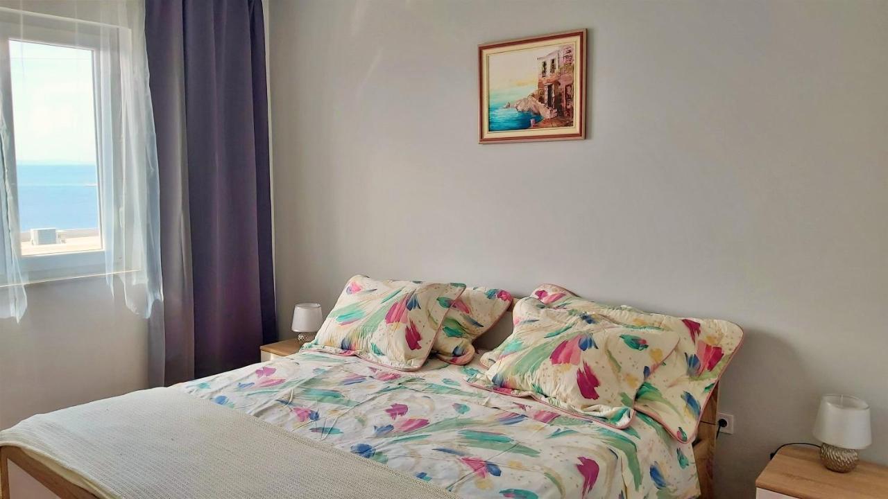 Apartment Cedo โอมิช ภายนอก รูปภาพ