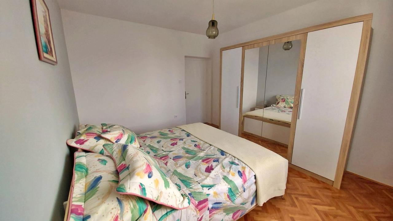 Apartment Cedo โอมิช ภายนอก รูปภาพ