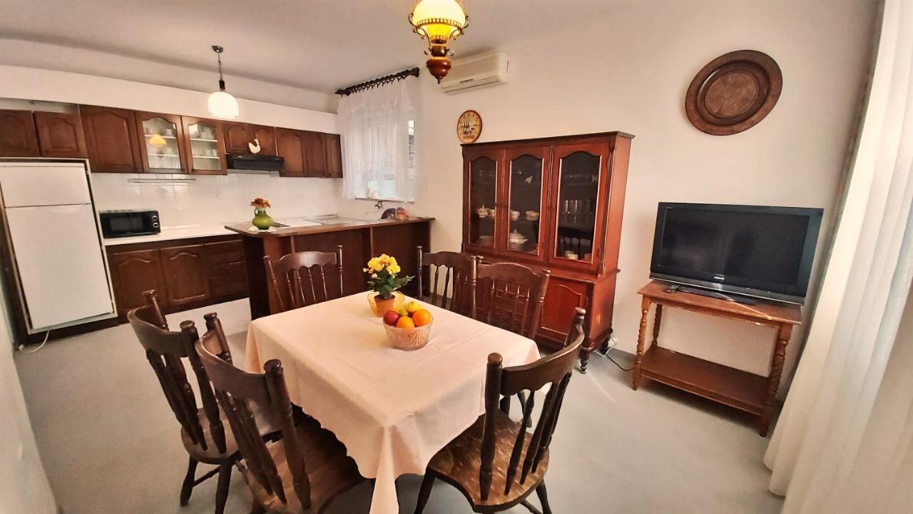 Apartment Cedo โอมิช ภายนอก รูปภาพ