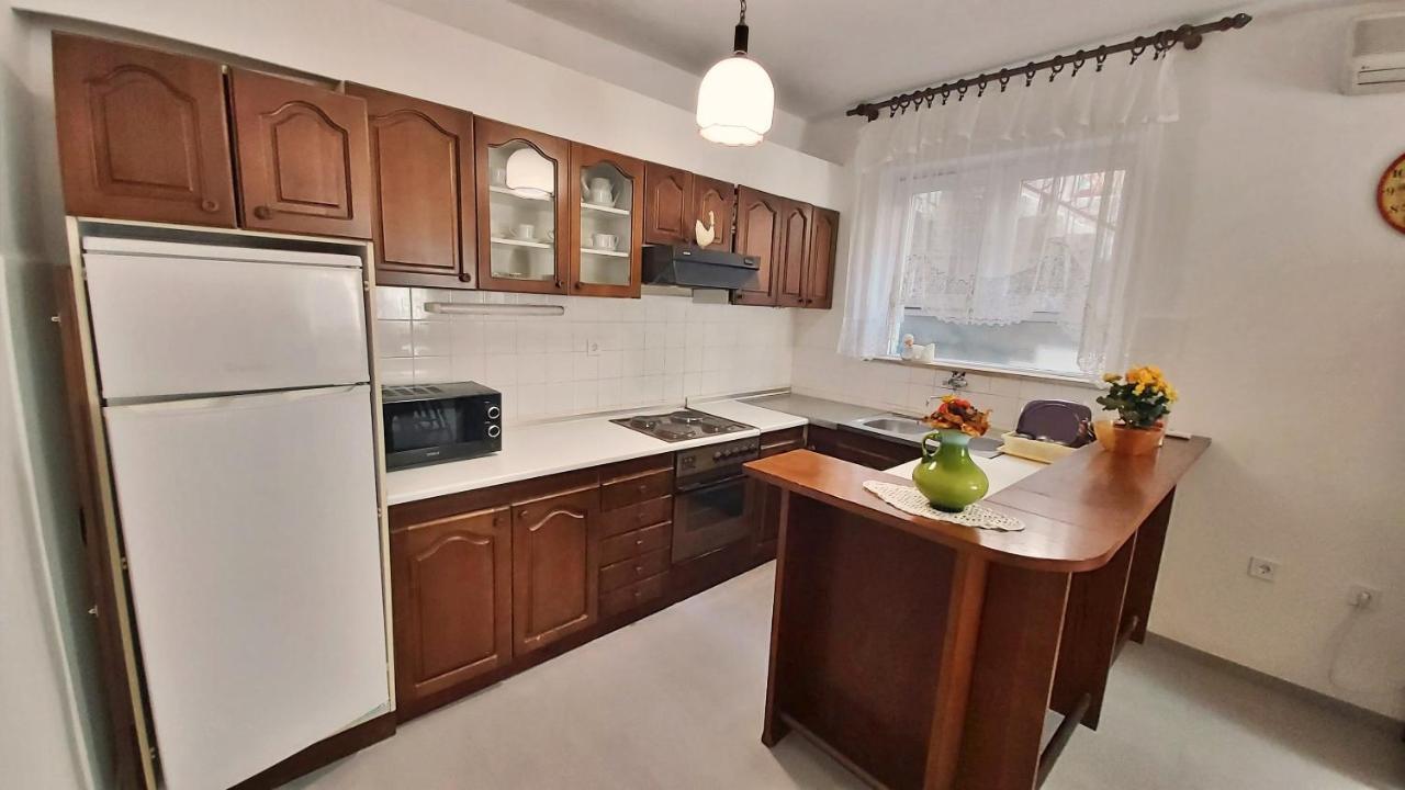 Apartment Cedo โอมิช ภายนอก รูปภาพ