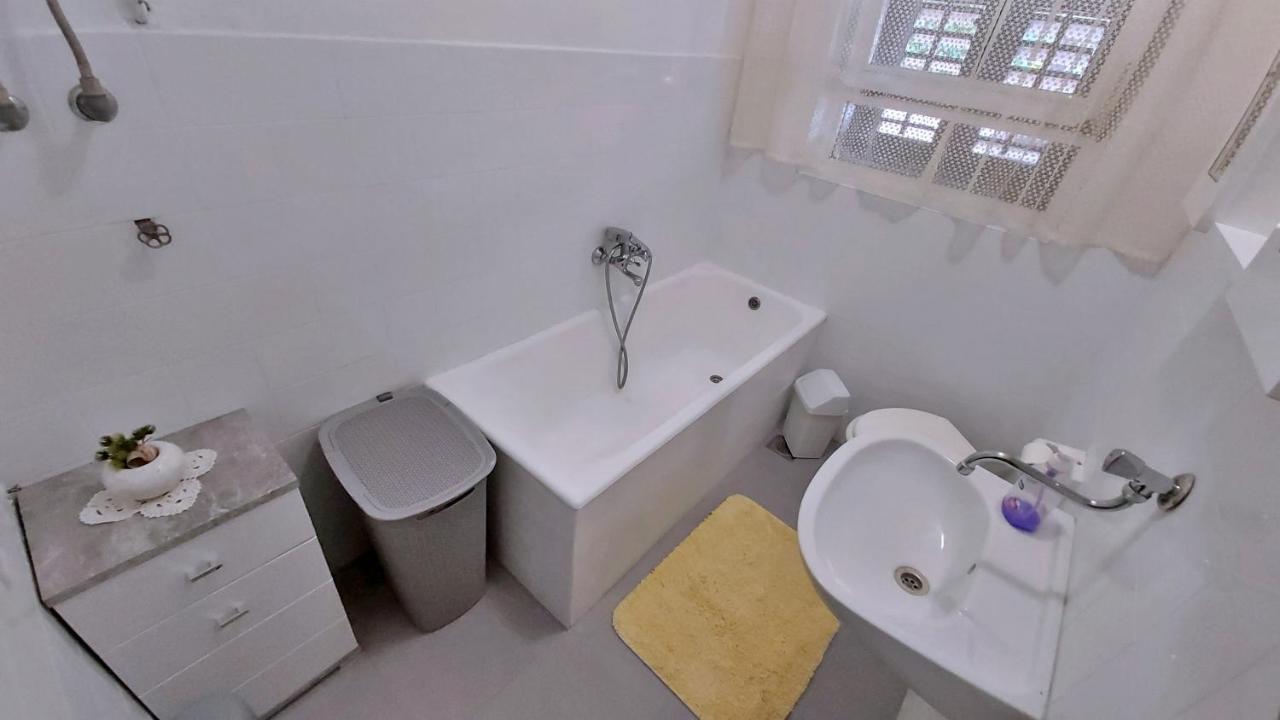 Apartment Cedo โอมิช ภายนอก รูปภาพ